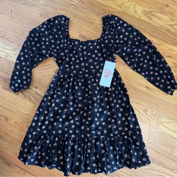 NWT Celebrity Pink Floral Black Dress-Size M - Picture 1 of 3